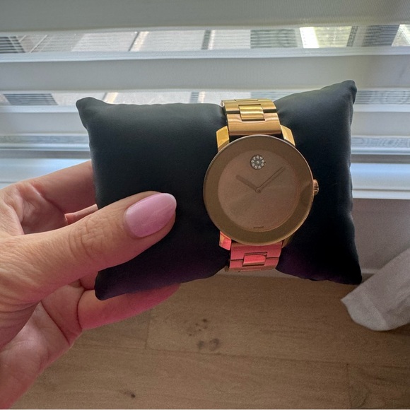 Movado Bold Rose-gold watches - Picture 2 of 5
